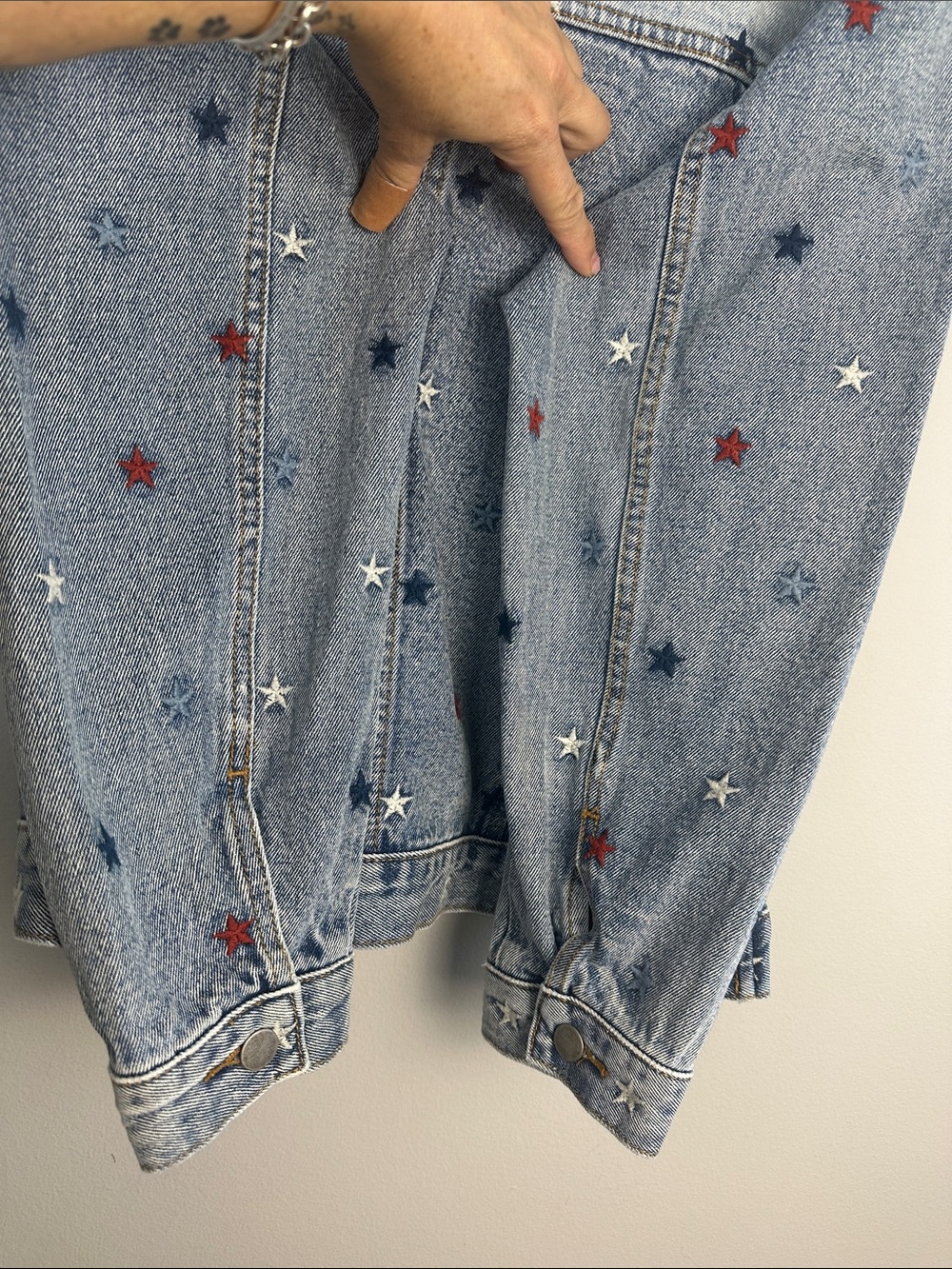 NEW DRIFTWOOD Starry Eyed Denim Blue Jean Jacket Embroidered Stars XL Cotton - Picture 12 of 16